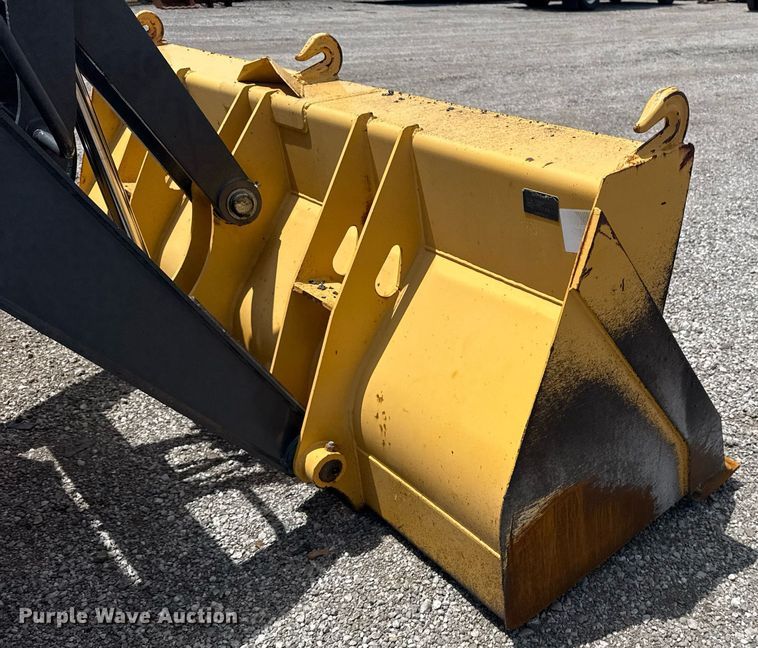 image for item EG5983 2015 John Deere 410L backhoe