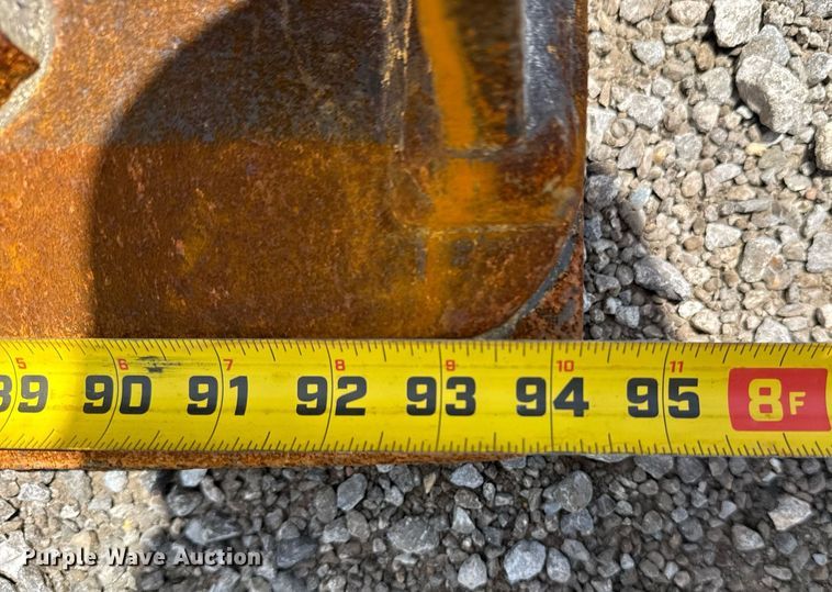 image for item EG5983 2015 John Deere 410L backhoe