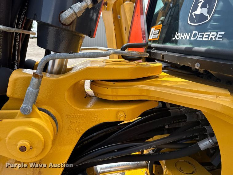 image for item EG5983 2015 John Deere 410L backhoe