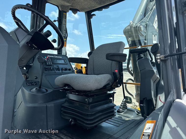 image for item EG5983 2015 John Deere 410L backhoe