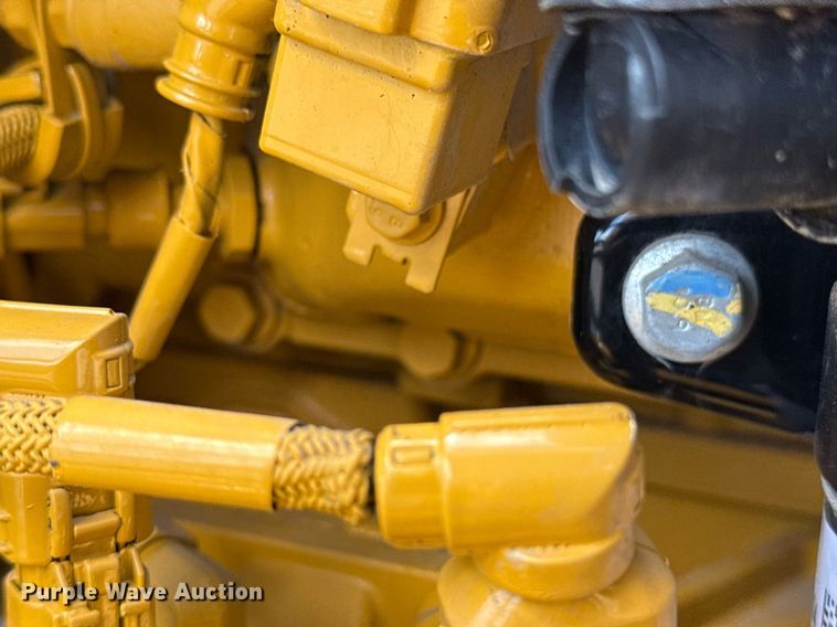 image for item EG5983 2015 John Deere 410L backhoe