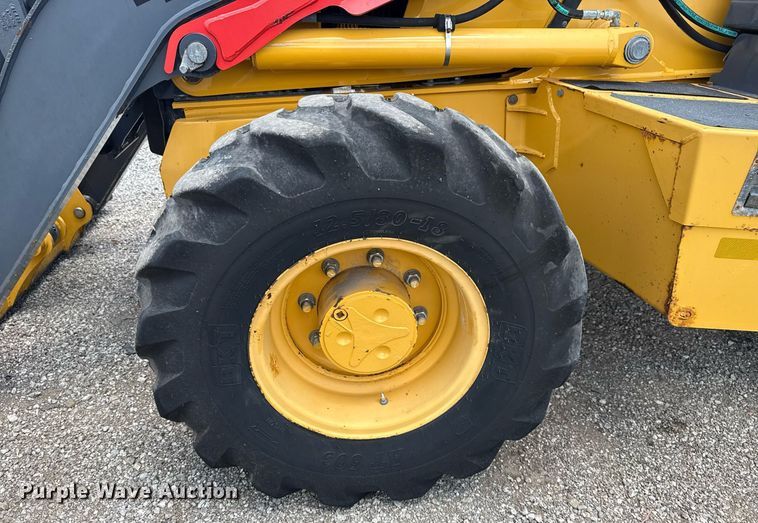 image for item EG5983 2015 John Deere 410L backhoe