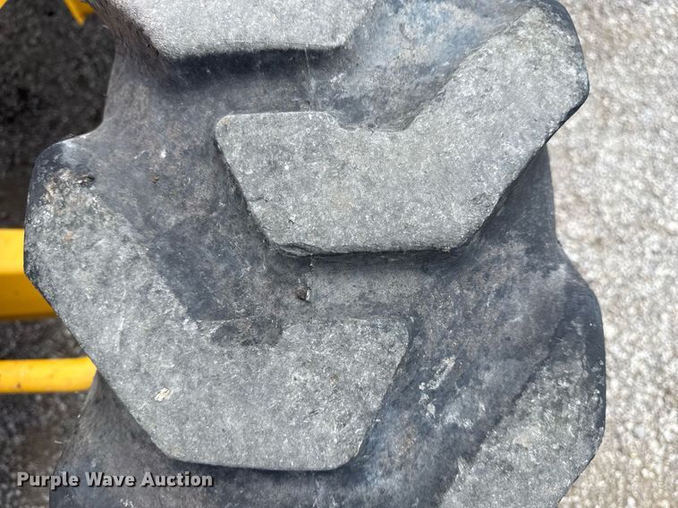 image for item EG5983 2015 John Deere 410L backhoe