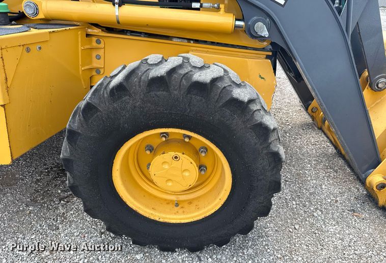 image for item EG5983 2015 John Deere 410L backhoe