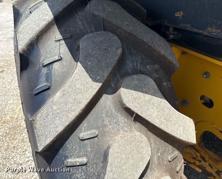 image for item EG5983 2015 John Deere 410L backhoe