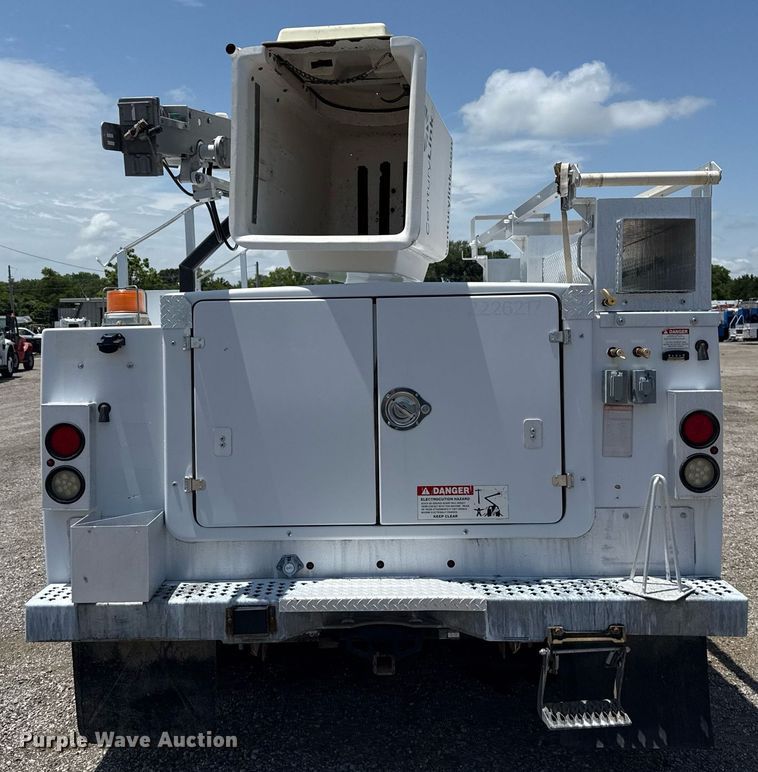 image for item EG5985 2012 Ford F450 Super Duty bucket truck