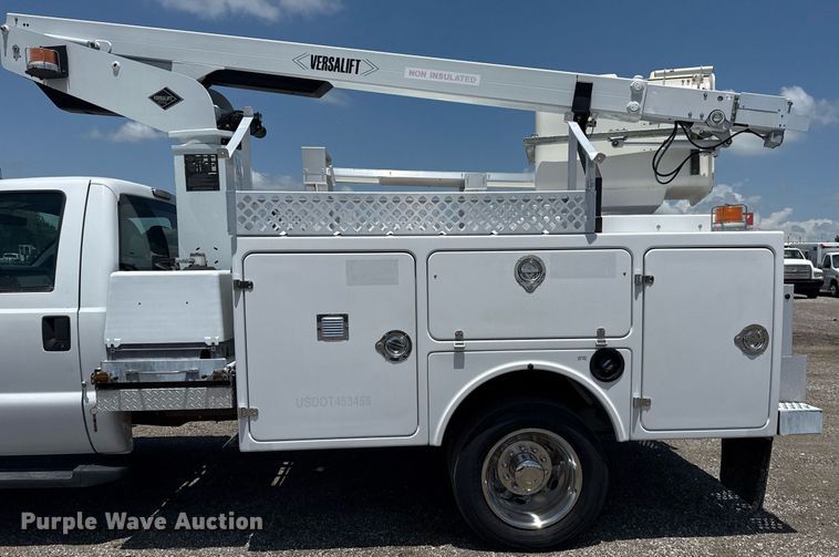 image for item EG5985 2012 Ford F450 Super Duty bucket truck