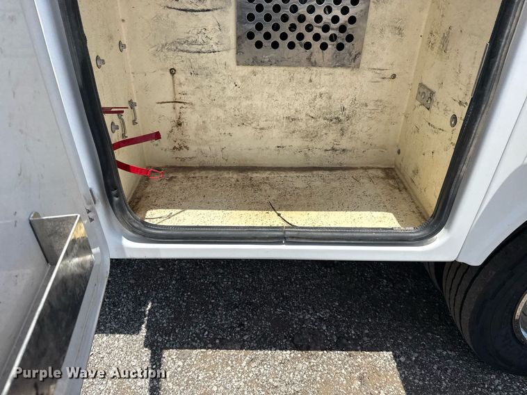 image for item EG5985 2012 Ford F450 Super Duty bucket truck