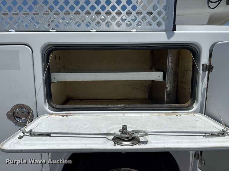 image for item EG5985 2012 Ford F450 Super Duty bucket truck