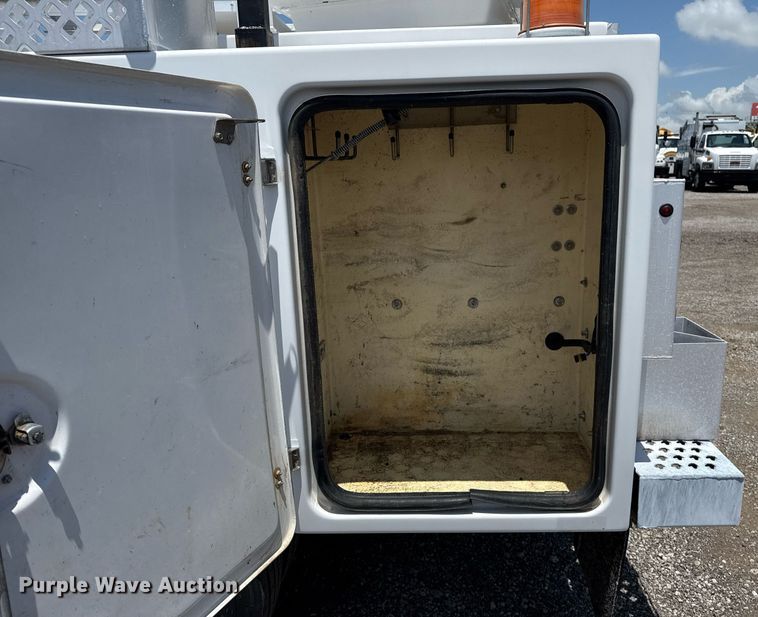 image for item EG5985 2012 Ford F450 Super Duty bucket truck