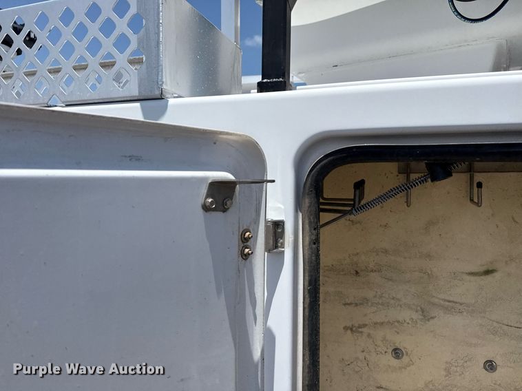 image for item EG5985 2012 Ford F450 Super Duty bucket truck