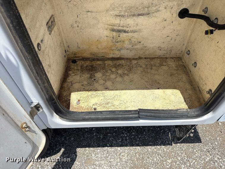 image for item EG5985 2012 Ford F450 Super Duty bucket truck