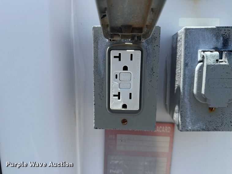 image for item EG5985 2012 Ford F450 Super Duty bucket truck