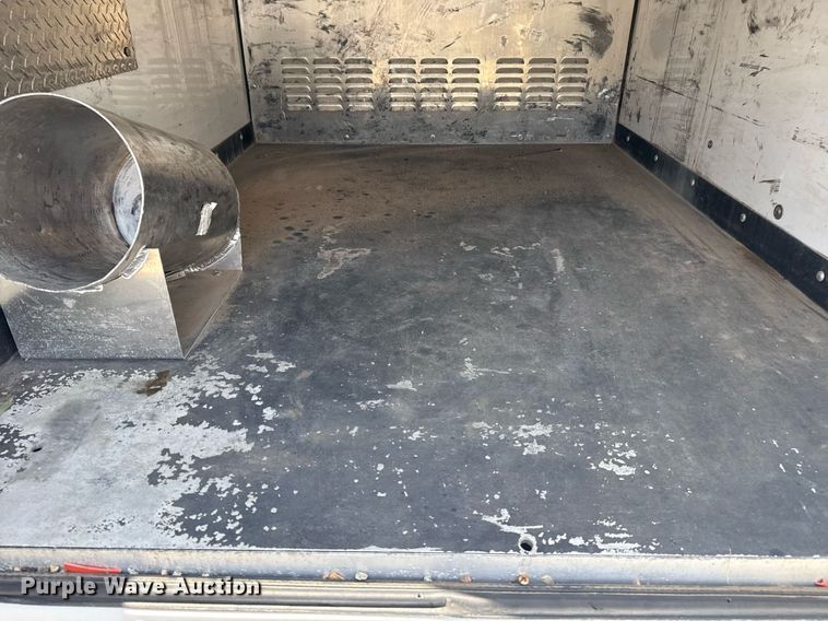 image for item EG5985 2012 Ford F450 Super Duty bucket truck