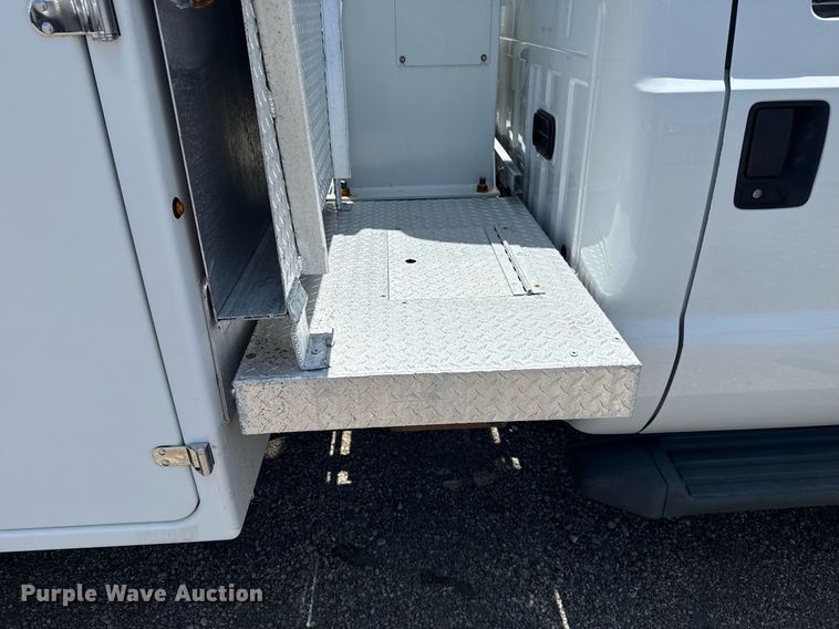 image for item EG5985 2012 Ford F450 Super Duty bucket truck