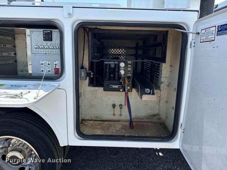 image for item EG5985 2012 Ford F450 Super Duty bucket truck