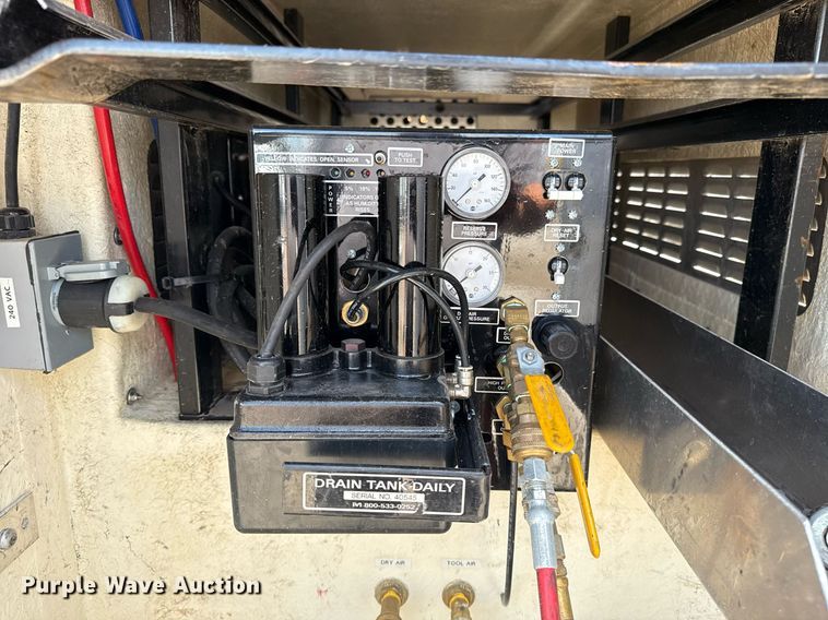 image for item EG5985 2012 Ford F450 Super Duty bucket truck