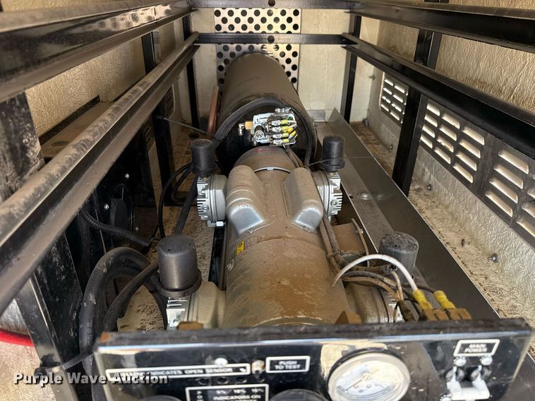 image for item EG5985 2012 Ford F450 Super Duty bucket truck