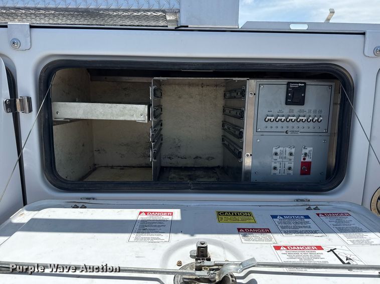 image for item EG5985 2012 Ford F450 Super Duty bucket truck