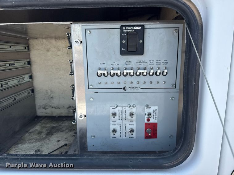 image for item EG5985 2012 Ford F450 Super Duty bucket truck