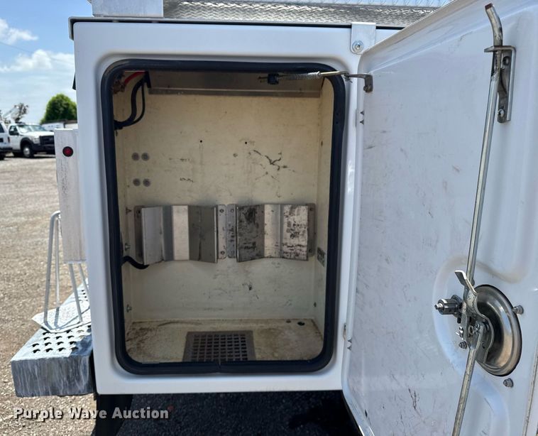 image for item EG5985 2012 Ford F450 Super Duty bucket truck