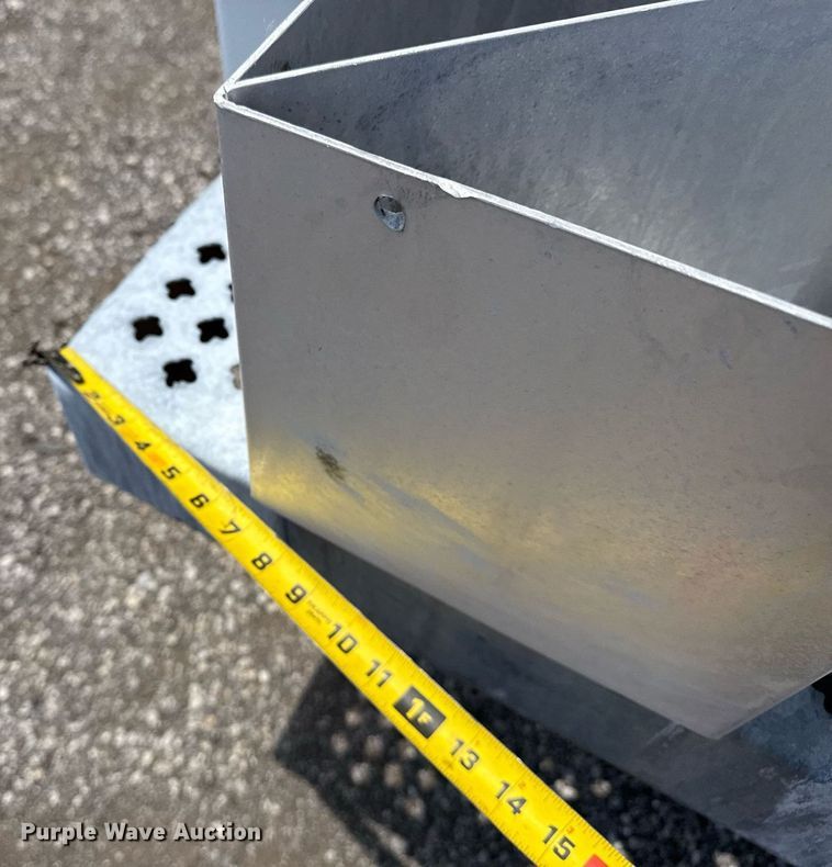 image for item EG5985 2012 Ford F450 Super Duty bucket truck