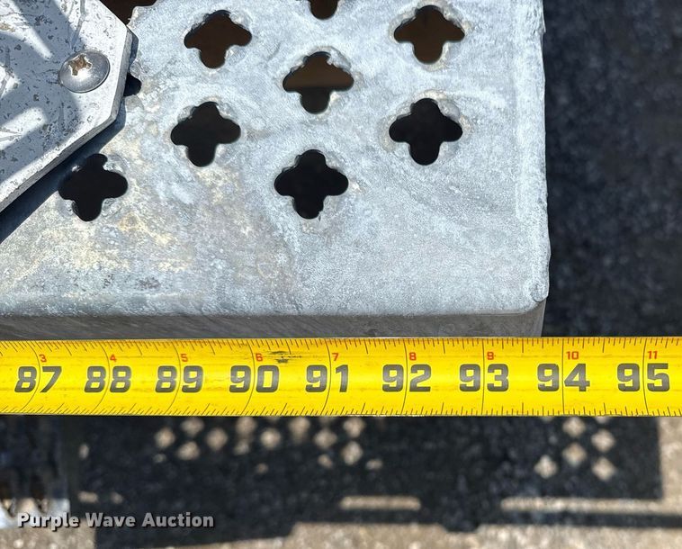 image for item EG5985 2012 Ford F450 Super Duty bucket truck