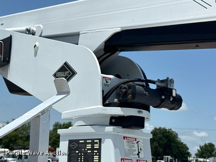 image for item EG5985 2012 Ford F450 Super Duty bucket truck