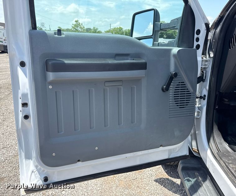 image for item EG5985 2012 Ford F450 Super Duty bucket truck