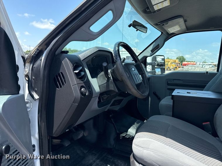 image for item EG5985 2012 Ford F450 Super Duty bucket truck