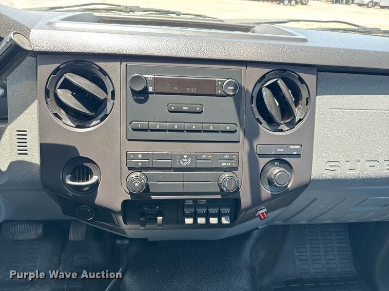 image for item EG5985 2012 Ford F450 Super Duty bucket truck