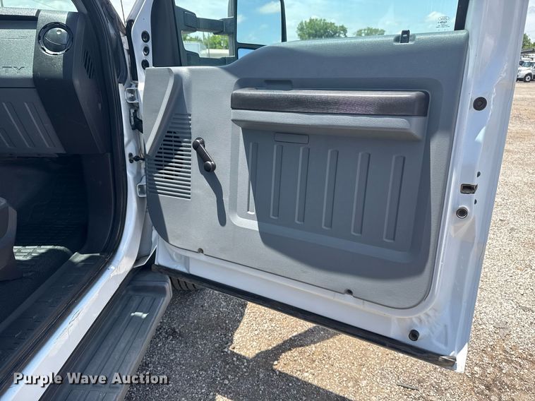 image for item EG5985 2012 Ford F450 Super Duty bucket truck