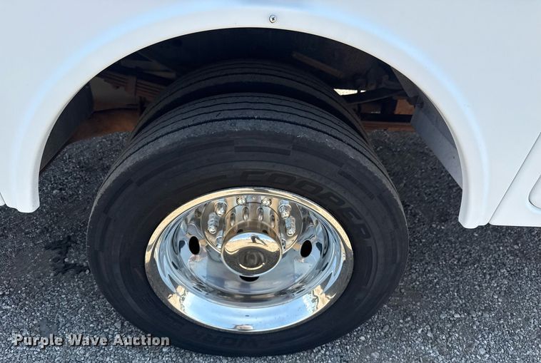 image for item EG5985 2012 Ford F450 Super Duty bucket truck