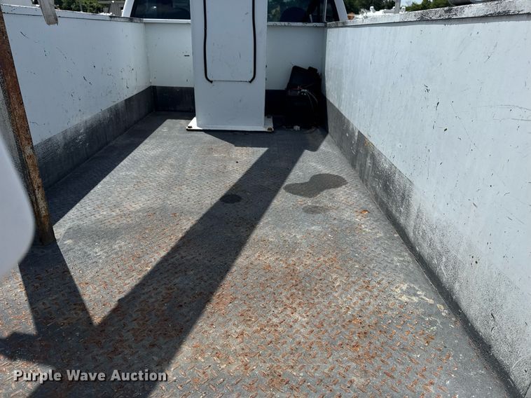 image for item EG5987 2006 Ford F450 Super Duty bucket truck