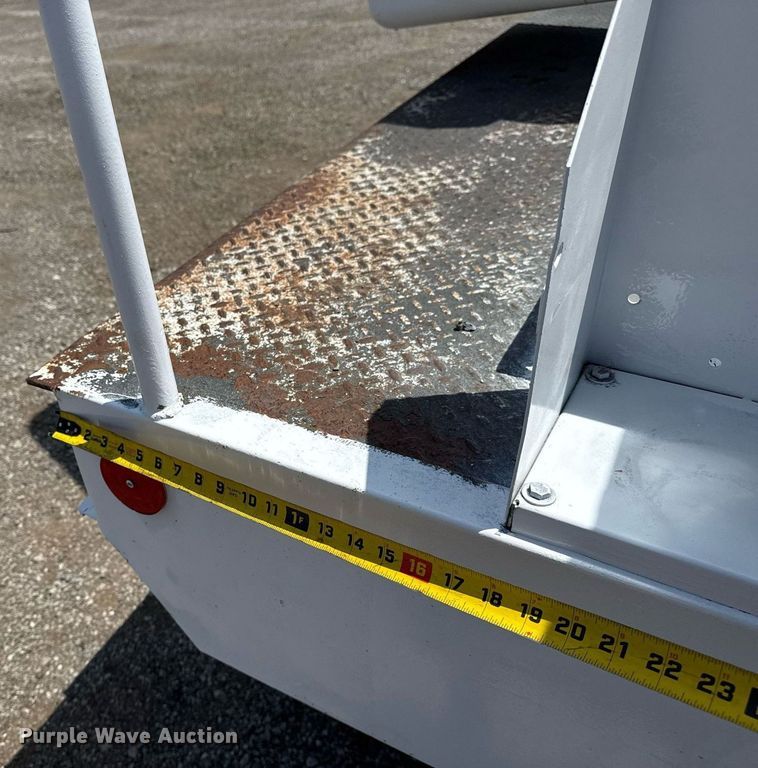 image for item EG5987 2006 Ford F450 Super Duty bucket truck