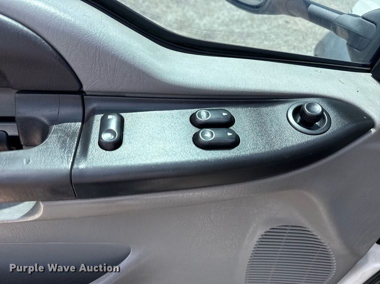 image for item EG5987 2006 Ford F450 Super Duty bucket truck