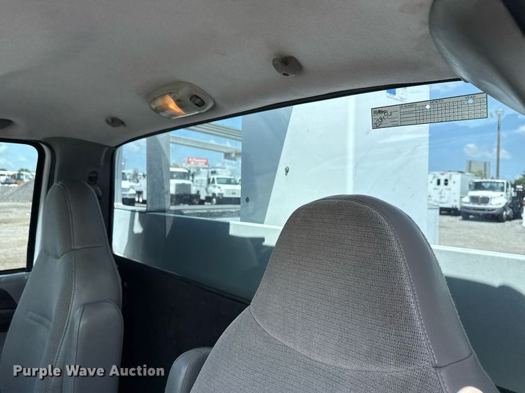 image for item EG5987 2006 Ford F450 Super Duty bucket truck