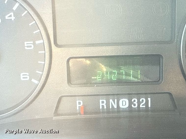 image for item EG5987 2006 Ford F450 Super Duty bucket truck