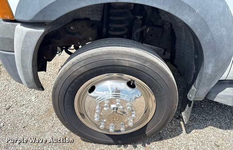 image for item EG5987 2006 Ford F450 Super Duty bucket truck