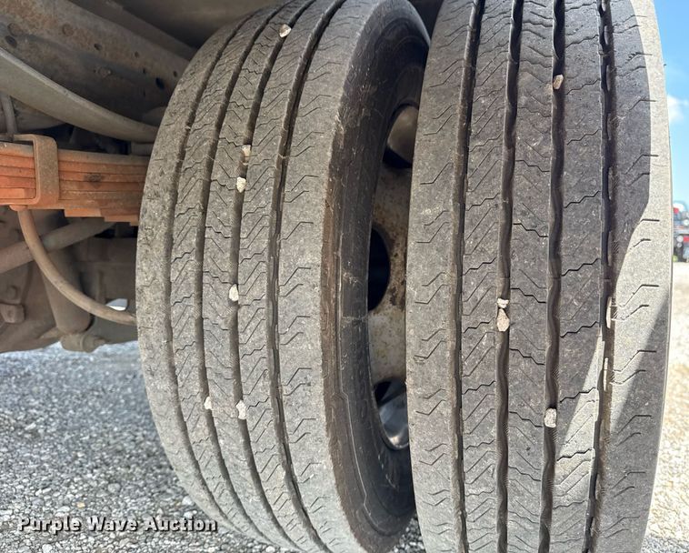 image for item EG5987 2006 Ford F450 Super Duty bucket truck