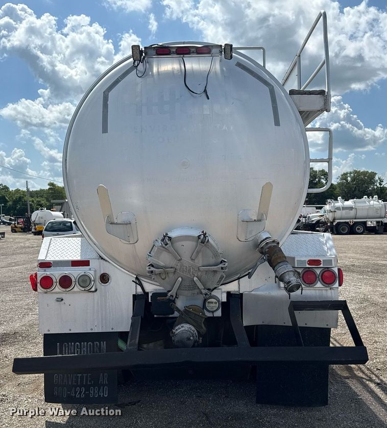 image for item EG6005 2015 Freightliner 114SD vacuum truck