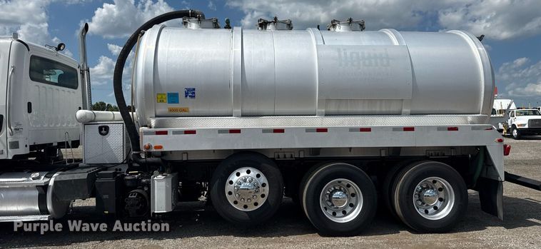 image for item EG6005 2015 Freightliner 114SD vacuum truck