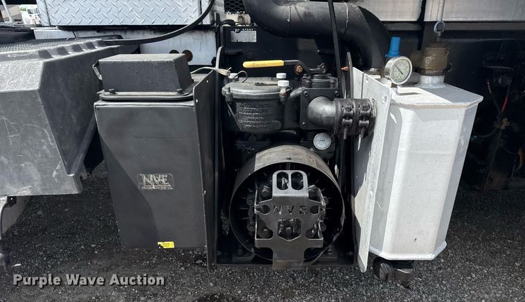 image for item EG6005 2015 Freightliner 114SD vacuum truck