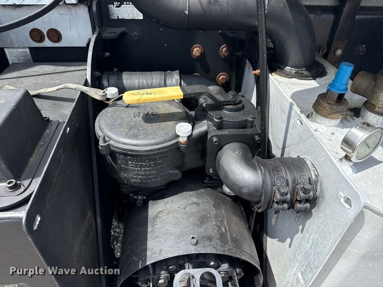 image for item EG6005 2015 Freightliner 114SD vacuum truck