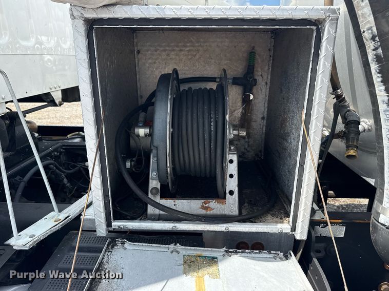 image for item EG6005 2015 Freightliner 114SD vacuum truck