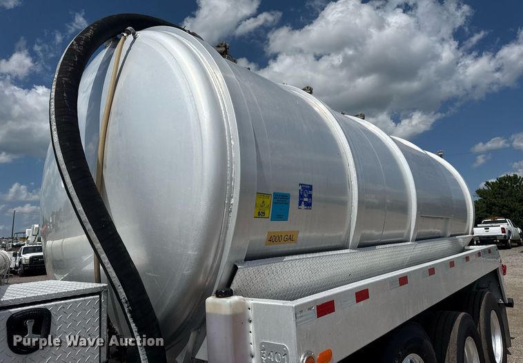 image for item EG6005 2015 Freightliner 114SD vacuum truck