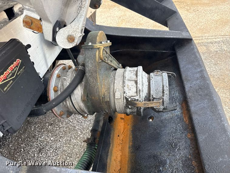 image for item EG6005 2015 Freightliner 114SD vacuum truck