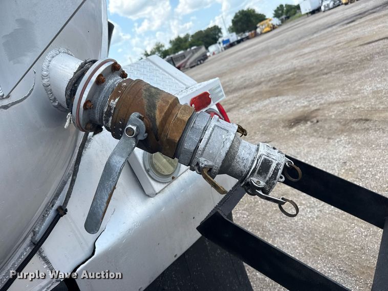 image for item EG6005 2015 Freightliner 114SD vacuum truck