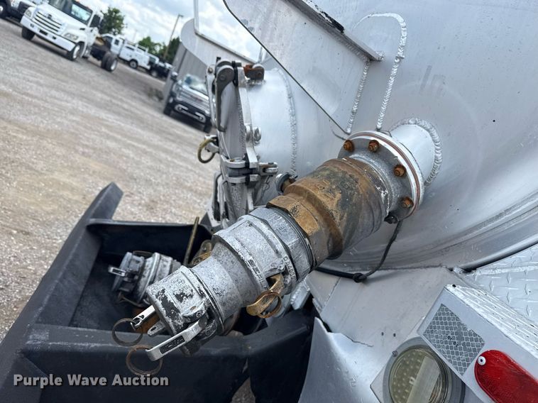 image for item EG6005 2015 Freightliner 114SD vacuum truck