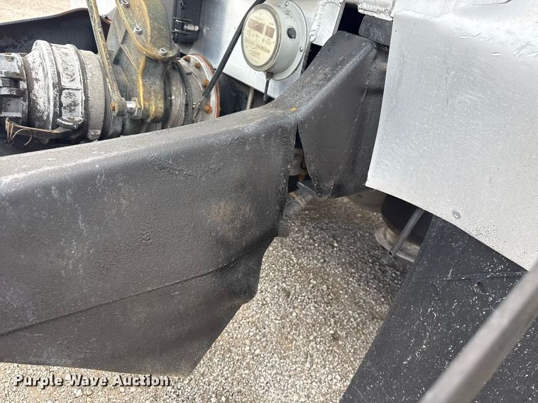 image for item EG6005 2015 Freightliner 114SD vacuum truck